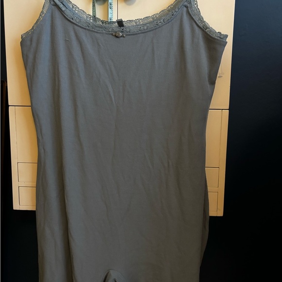 SKIMS Soft Lounge Ribbed Lace Trim Onesie NWOT - Picture 5 of 7